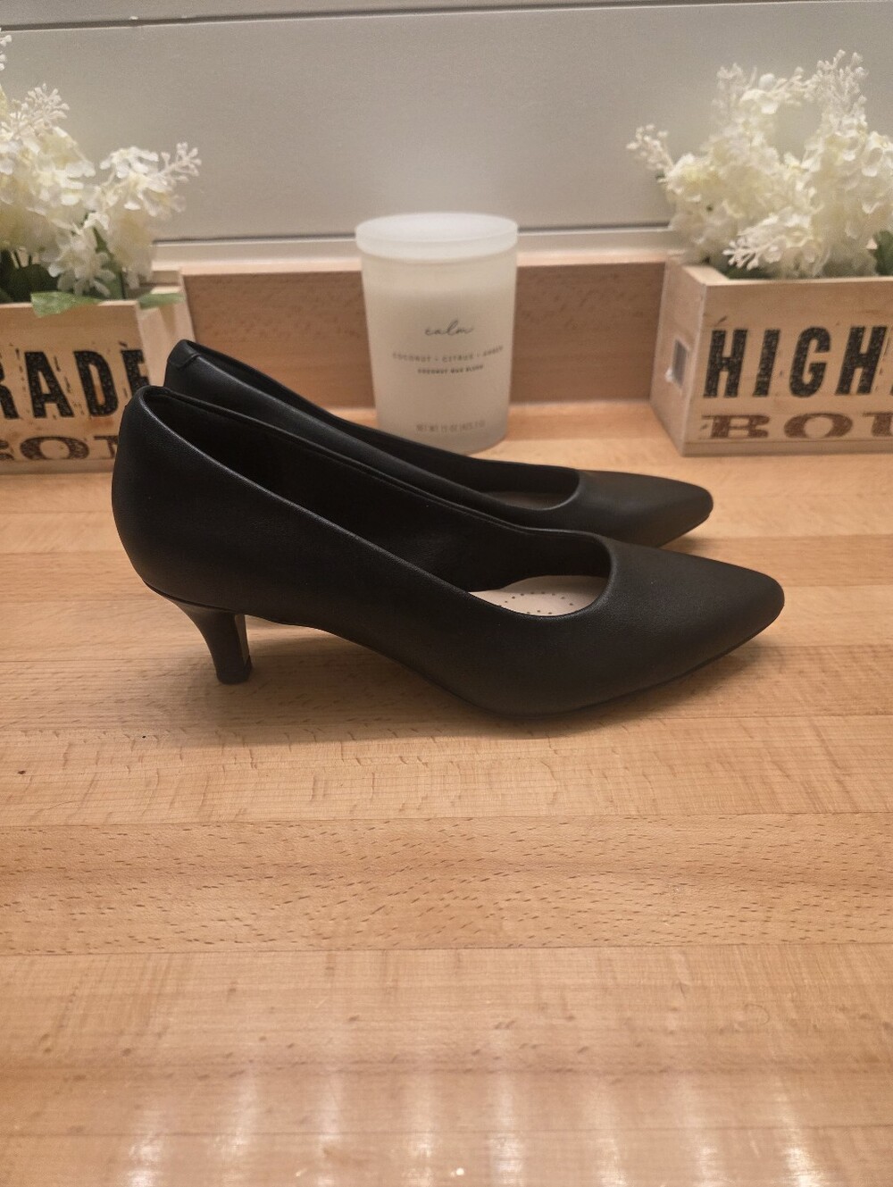 Clarks Linvale Jerica Pumps Black Leather Kitten Heels Women's Size 8